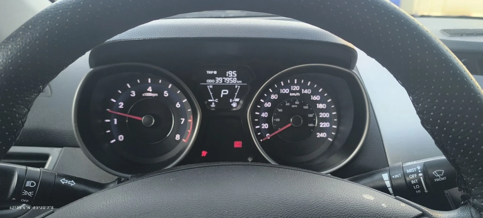 Hyundai Elantra 1.8, снимка 11 - Автомобили и джипове - 55715389