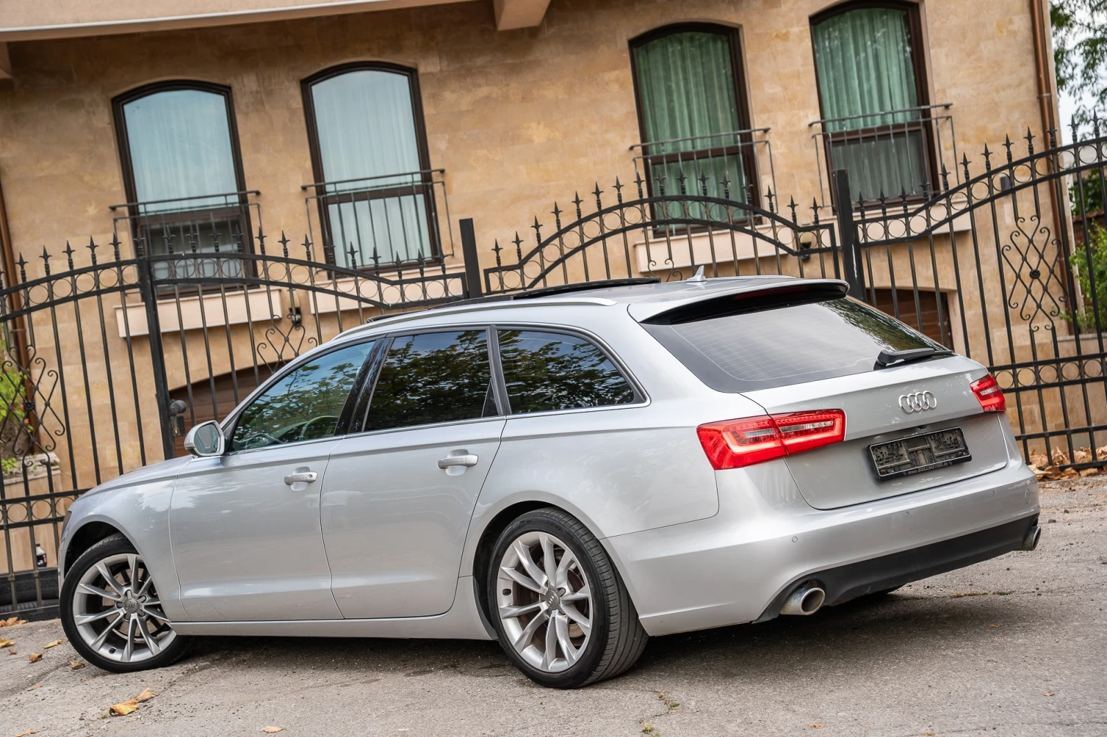 Audi A6 Quattro* Pano* Cam* Keyless, снимка 3 - Автомобили и джипове - 55954383