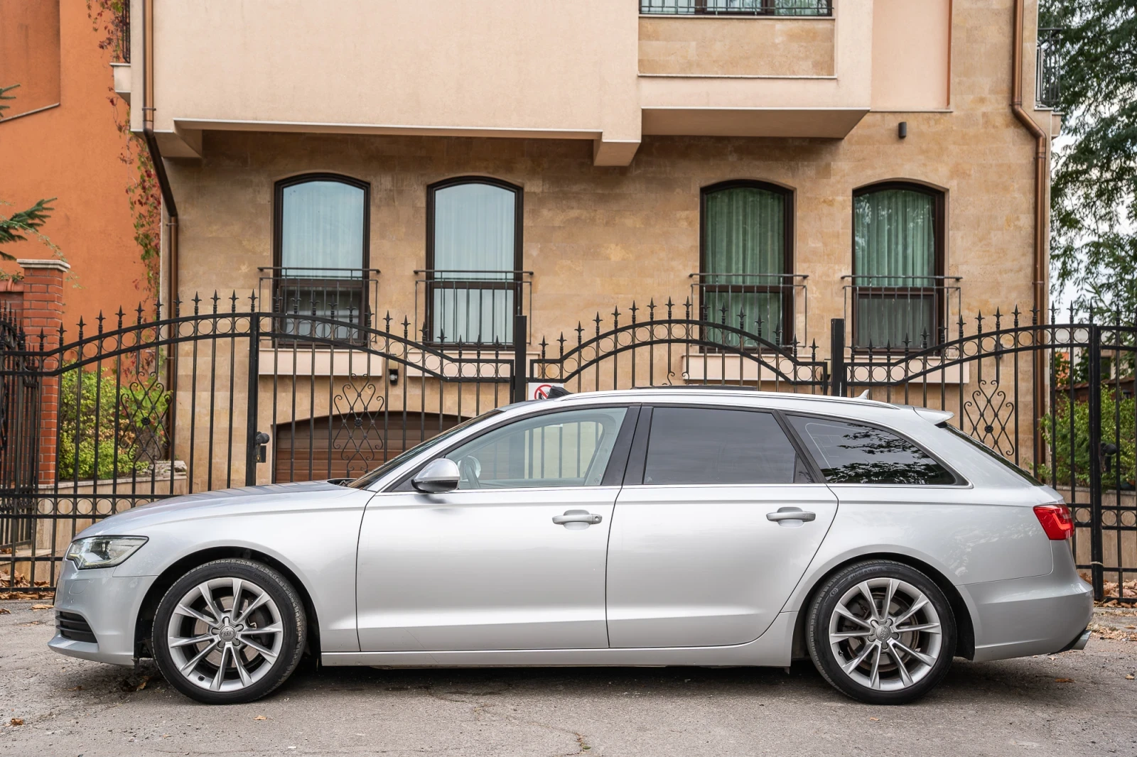 Audi A6 Quattro* Pano* Cam* Keyless, снимка 2 - Автомобили и джипове - 55954383