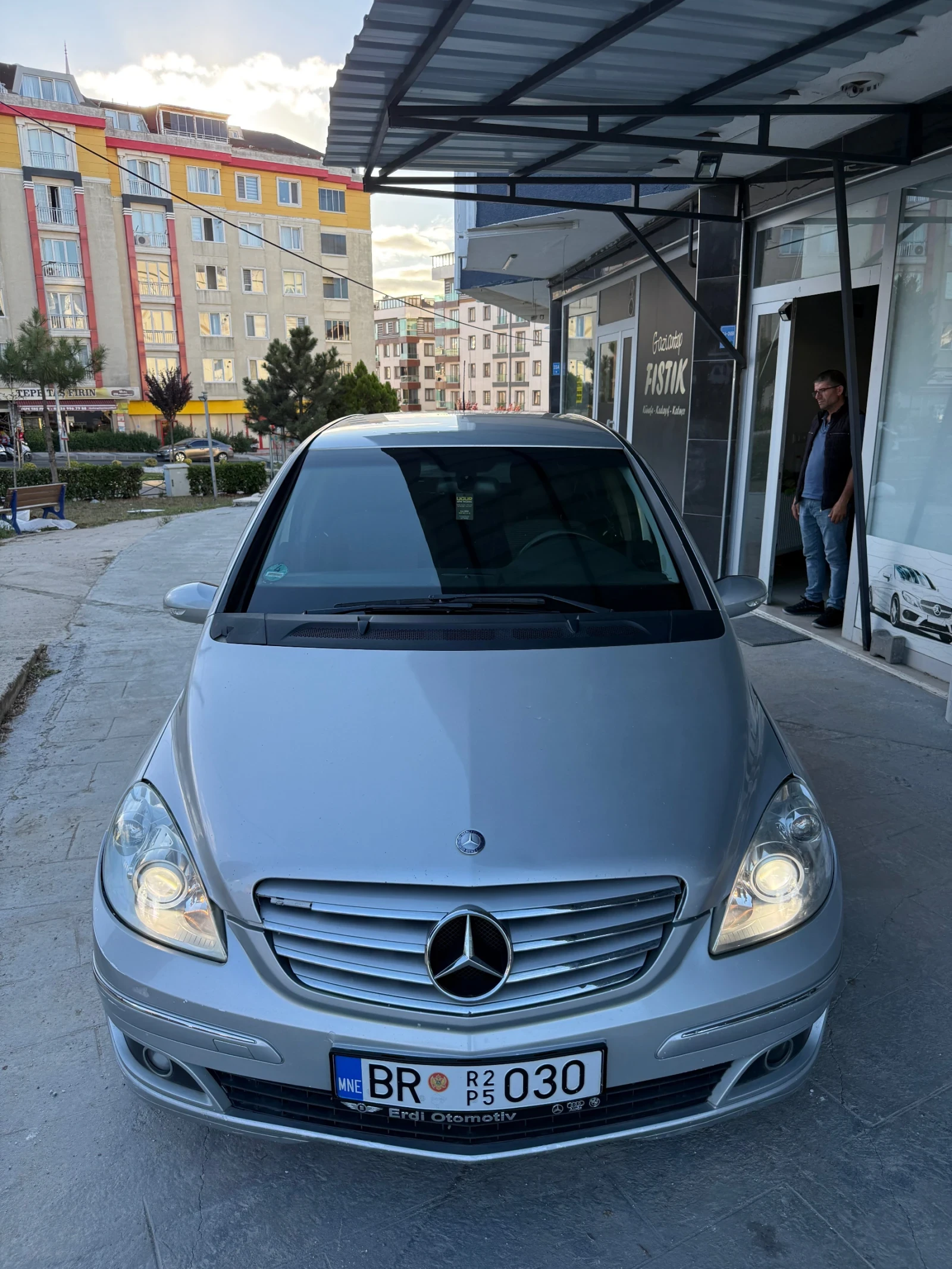 Mercedes-Benz B 200 CDI, снимка 15 - Автомобили и джипове - 56339872