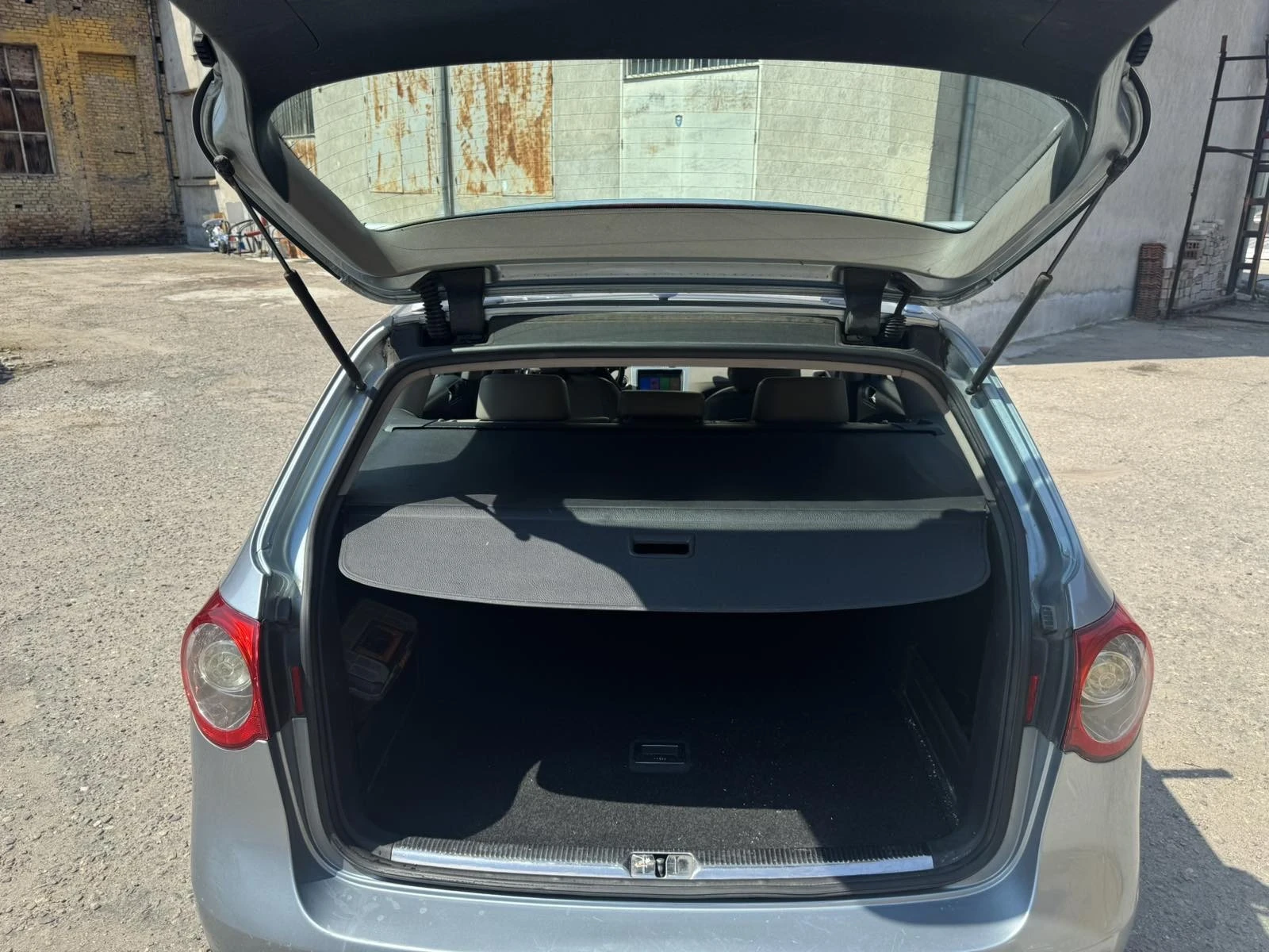 VW Passat 2.0tdi B6, снимка 9 - Автомобили и джипове - 56374449