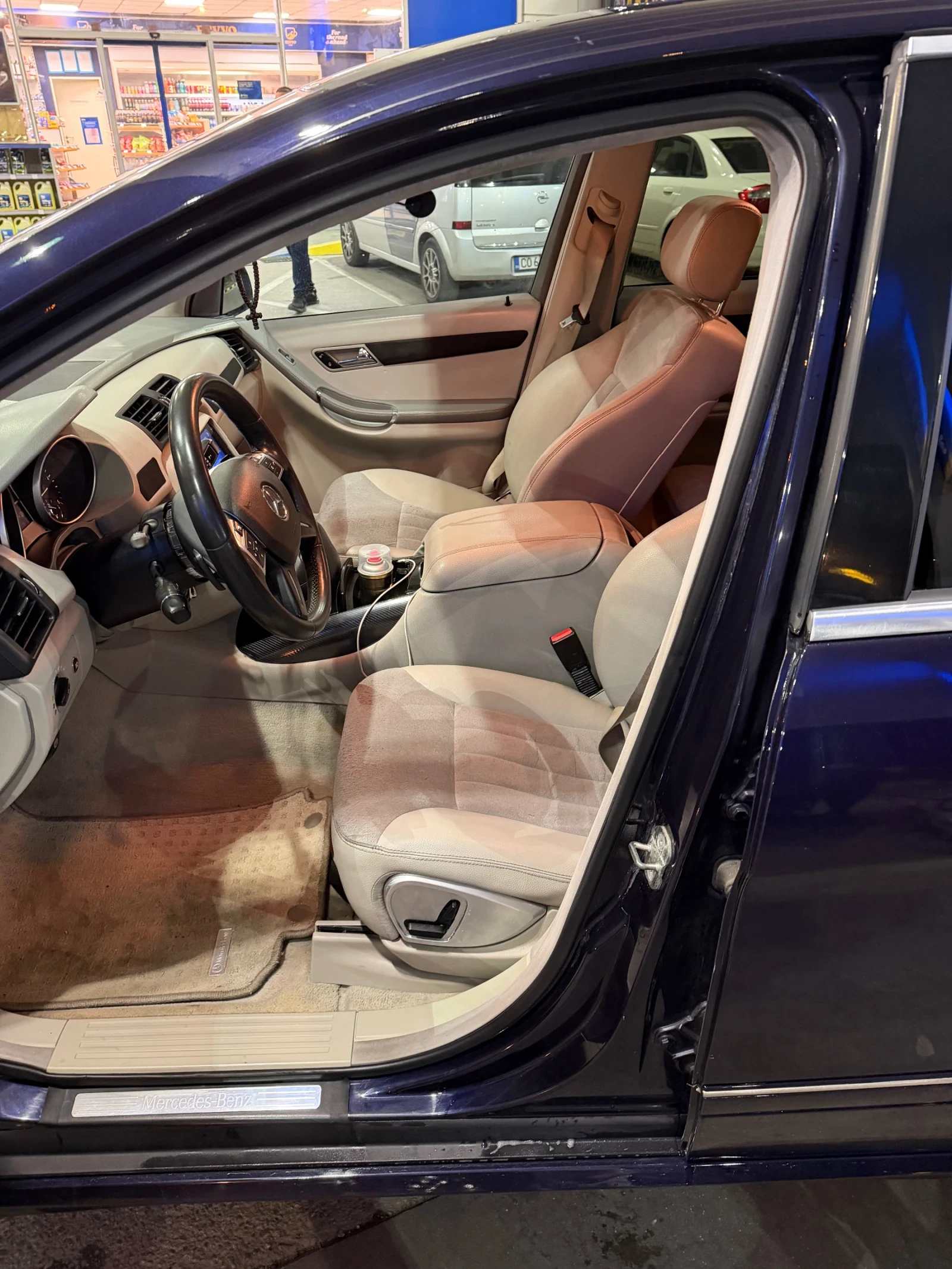 Mercedes-Benz R 320, снимка 9 - Автомобили и джипове - 56382259
