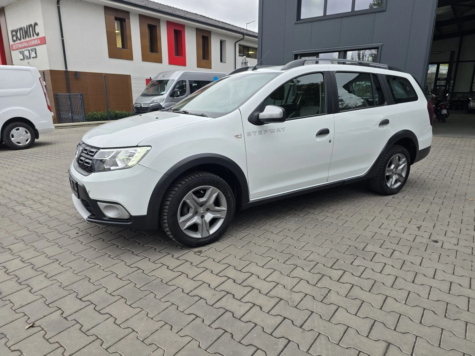 Dacia Logan 136000 km 6ск Нави