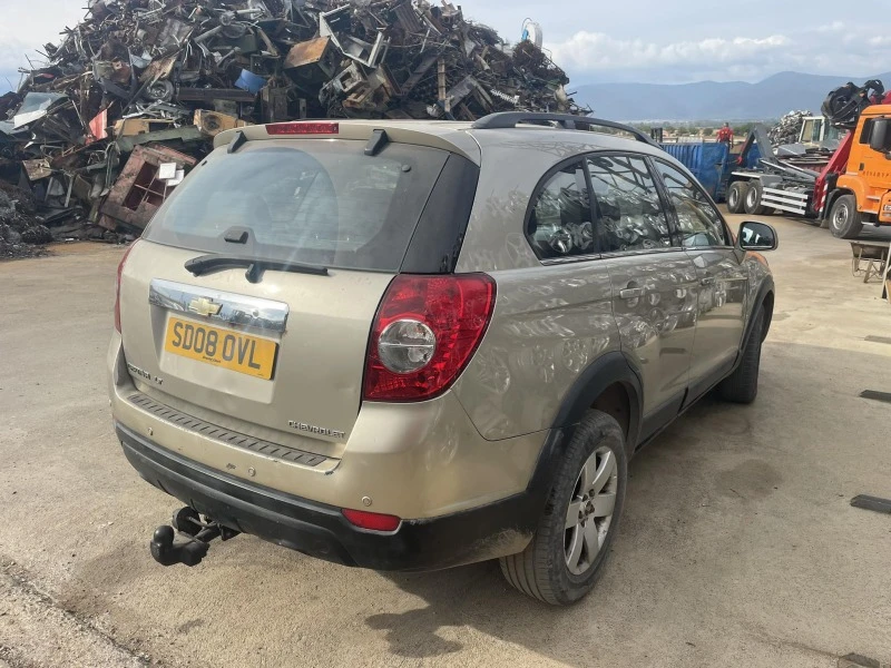 Chevrolet Captiva 2.0, снимка 4 - Автомобили и джипове - 42322282