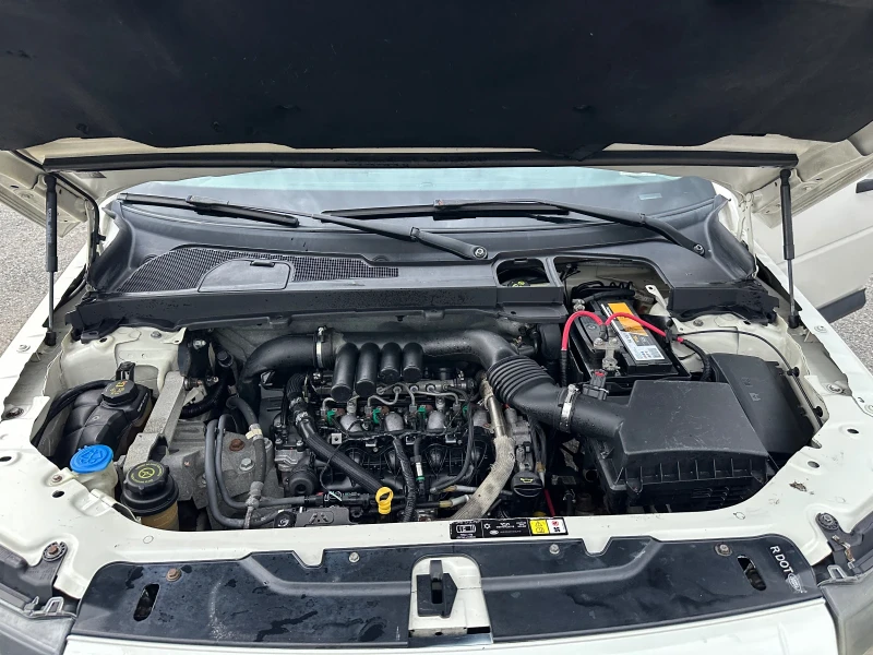 Land Rover Freelander, снимка 17 - Автомобили и джипове - 52666162