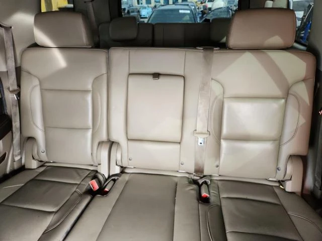 Chevrolet Tahoe 5.3L 8 Rear-wheel drive, снимка 3 - Автомобили и джипове - 53010832