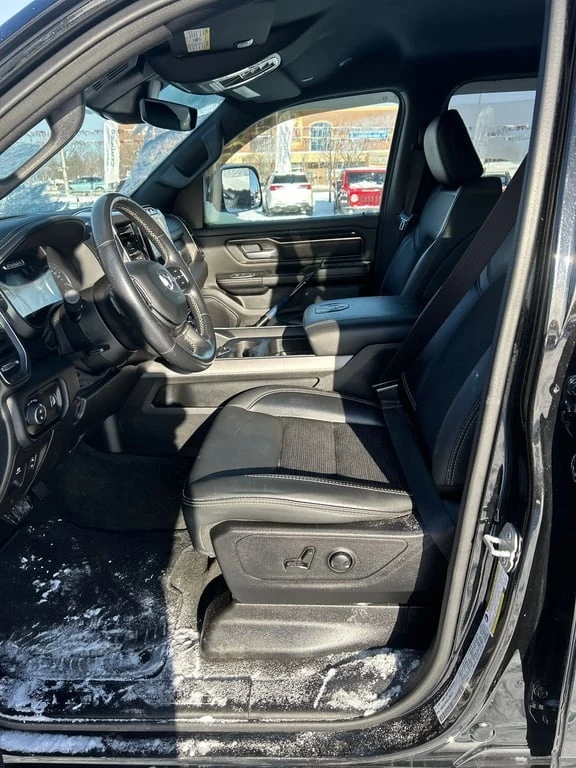 Dodge RAM 1500 * Sport 4x4 Crew Cab 5'7" Box * CARFAX * Б - изображение 5