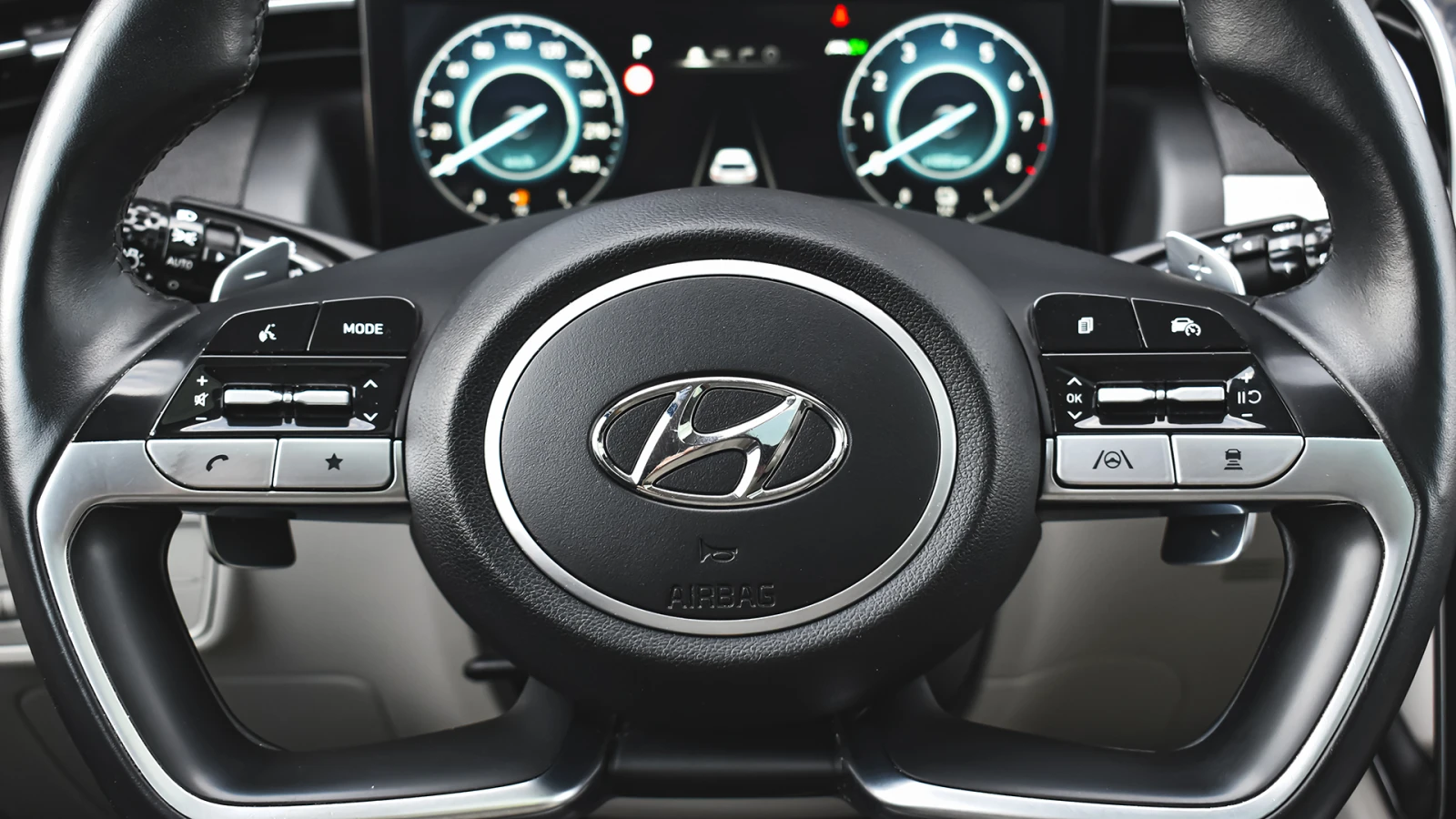 Hyundai Tucson 1.6 T-GDi PREMIUM Plug-in Hybrid 4x4 Automatic - изображение 9