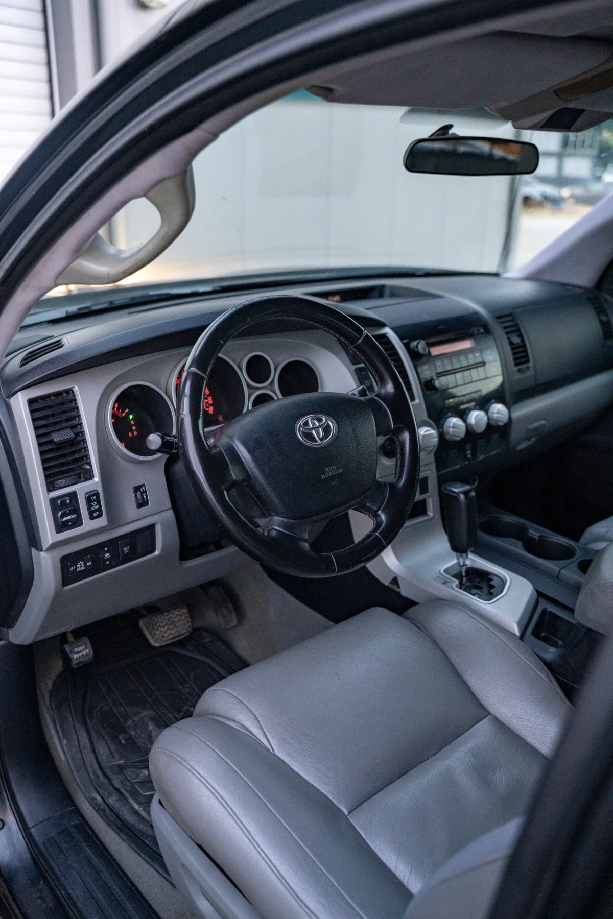 Toyota Tundra 4x4 - изображение 8