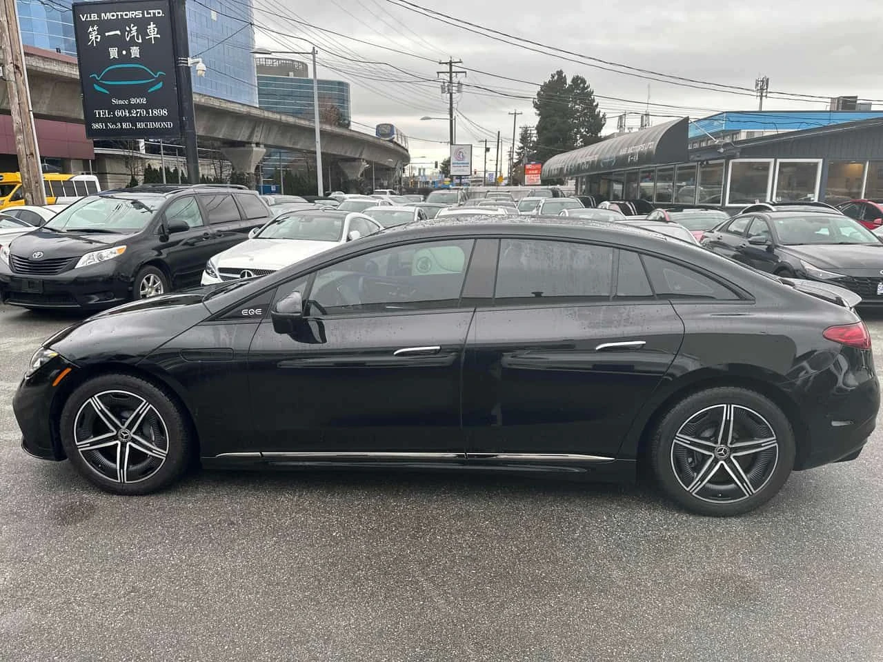 Mercedes-Benz EQE 500 4MATIC Sedan/ОБДУХВАНЕ/HUD/360/AMBIENT/DIS, снимка 3 - Автомобили и джипове - 53925415