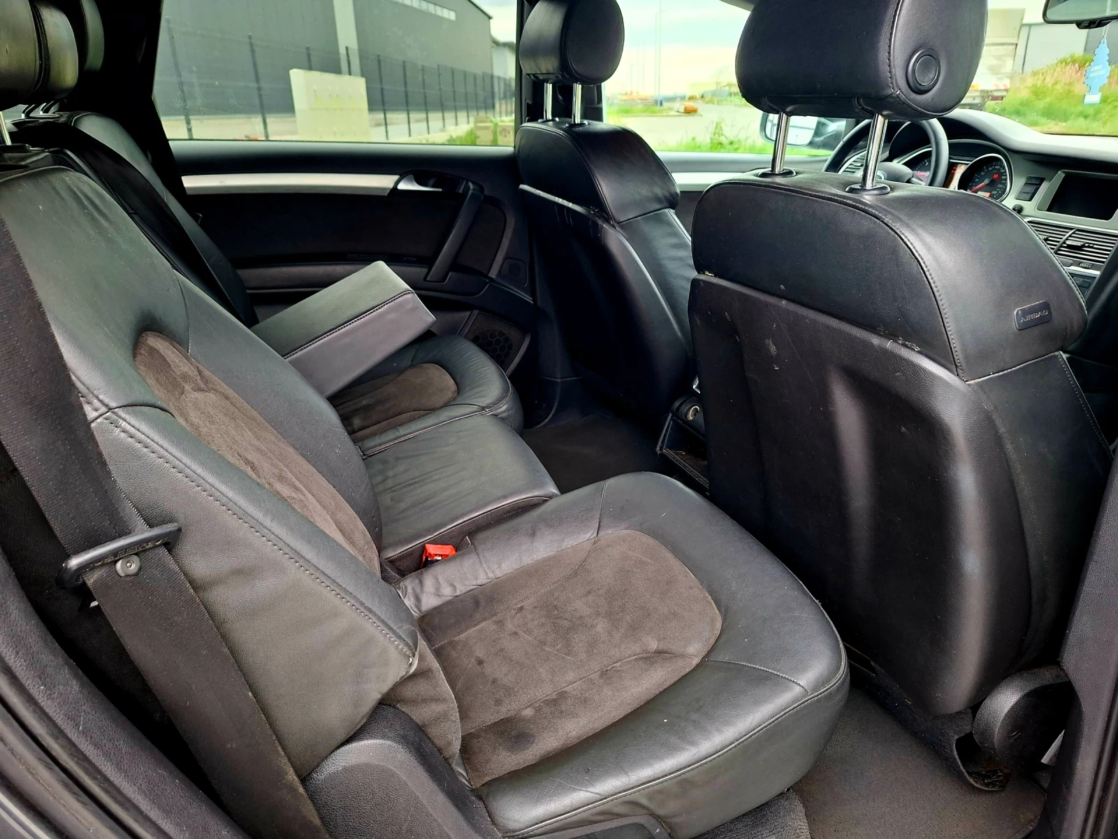 Audi Q7 3.0TDI  S-LINE  7Места , снимка 13 - Автомобили и джипове - 54360586