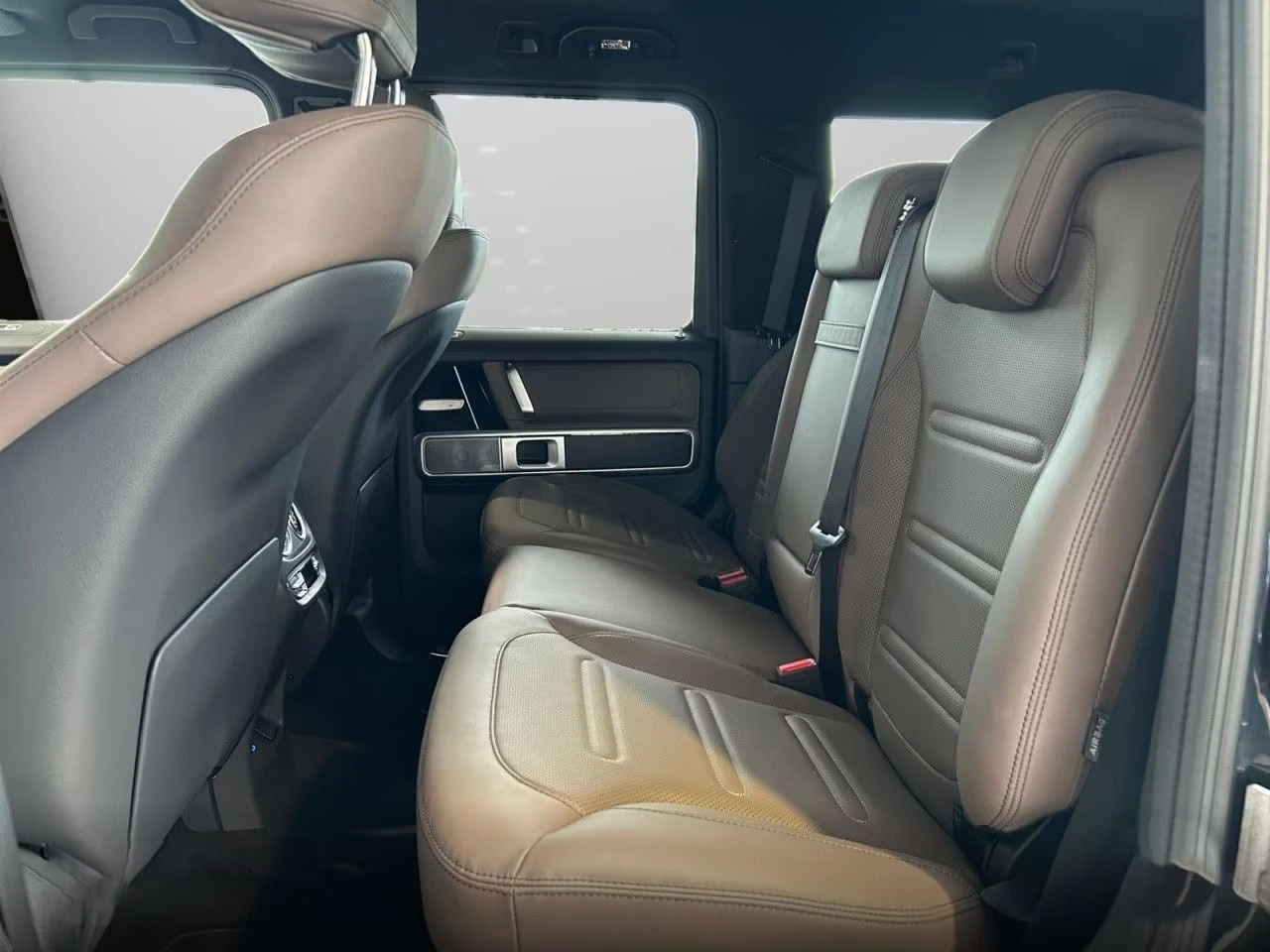 Mercedes-Benz G 450 d / 4 MATIC / EXCLUSIVE / BURM / PANO / 360 / , снимка 14 - Автомобили и джипове - 55170917