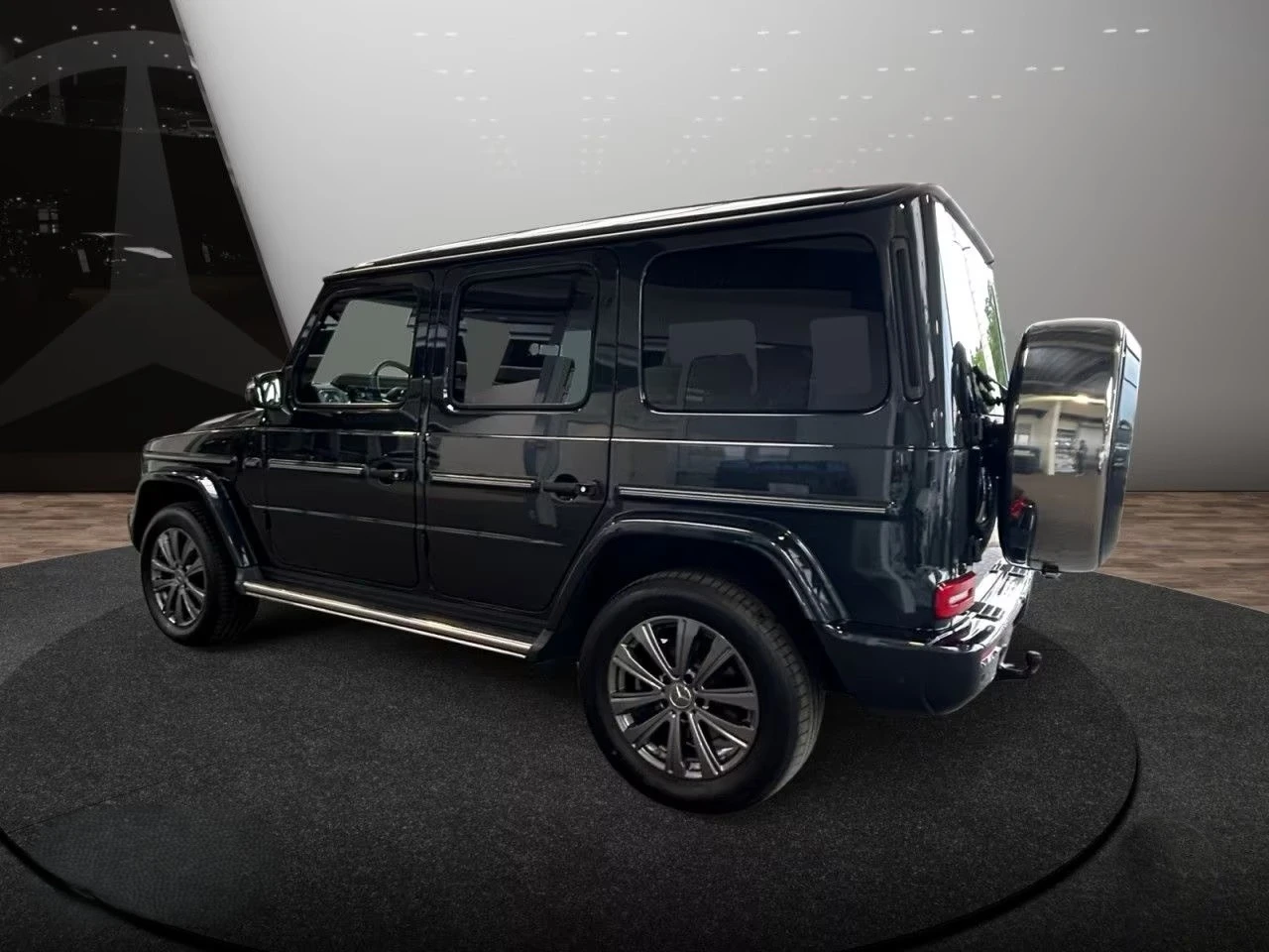 Mercedes-Benz G 450 d / 4 MATIC / EXCLUSIVE / BURM / PANO / 360 / , снимка 6 - Автомобили и джипове - 55170917
