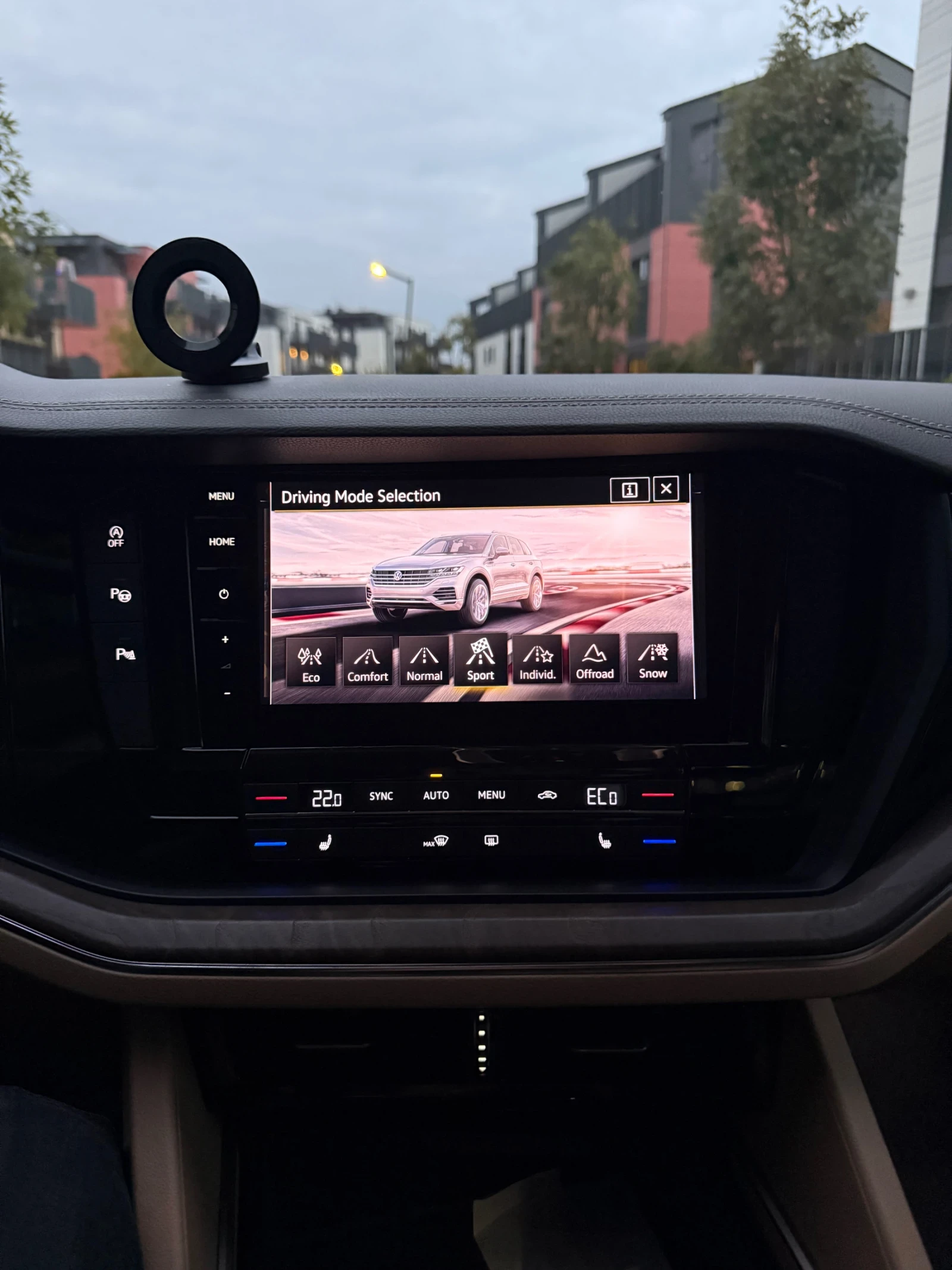 VW Touareg, снимка 4 - Автомобили и джипове - 55877694