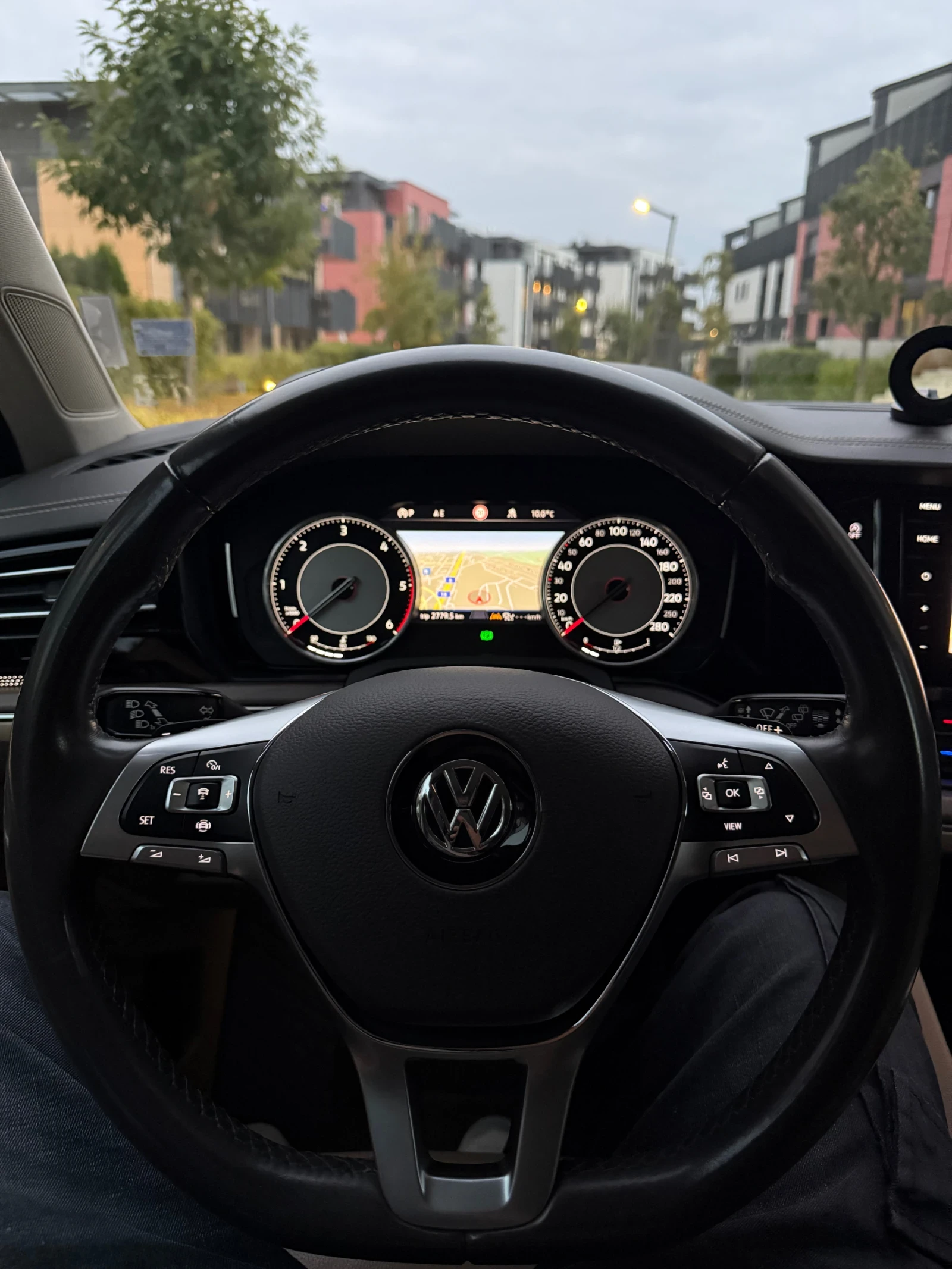 VW Touareg, снимка 5 - Автомобили и джипове - 55877694