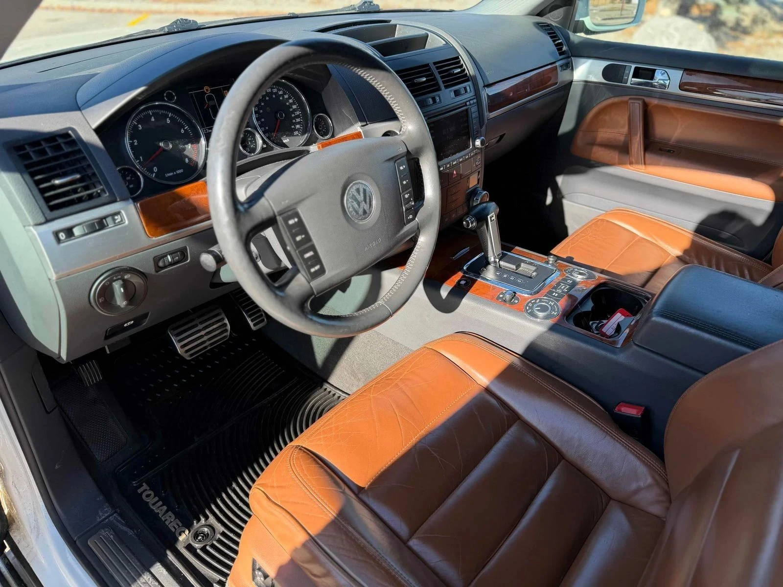 VW Touareg, снимка 9 - Автомобили и джипове - 56728883