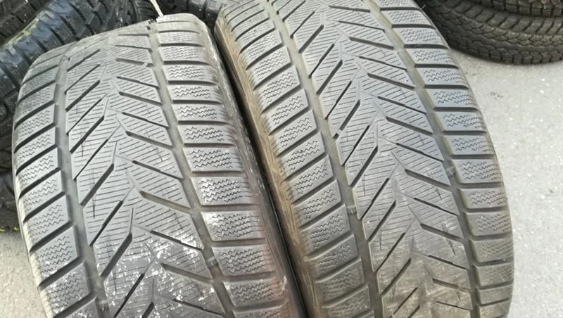 Гуми Зимни 255/40R18, снимка 2 - Гуми и джанти - 26747827