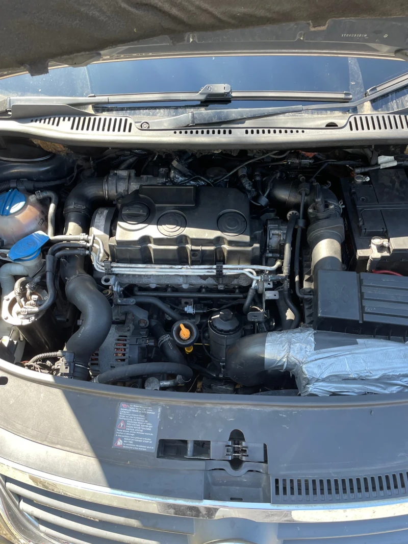 VW Touran 1.9TDI 105 тип на мотора BLS На части, снимка 3 - Автомобили и джипове - 14493535