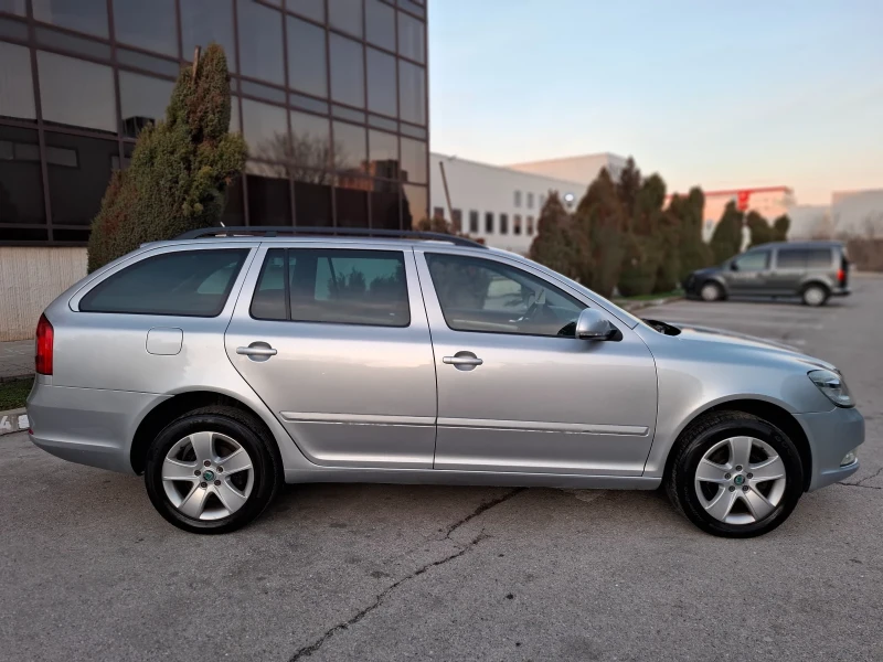 Skoda Octavia 1.6TDI 105hp * EURO 5 * КЛИМАТИК * , снимка 8 - Автомобили и джипове - 47136459