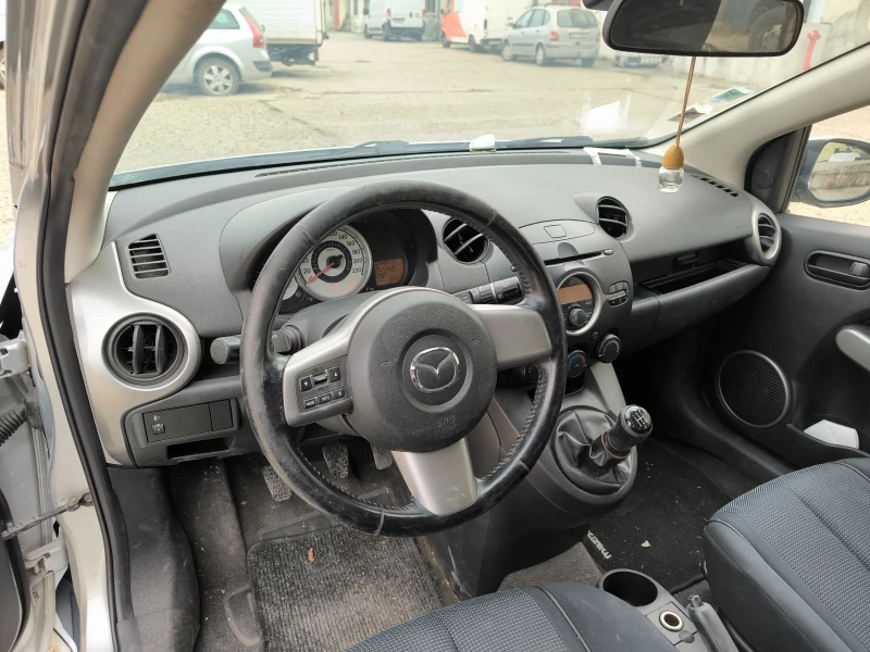 Mazda 2, снимка 7 - Автомобили и джипове - 47896208