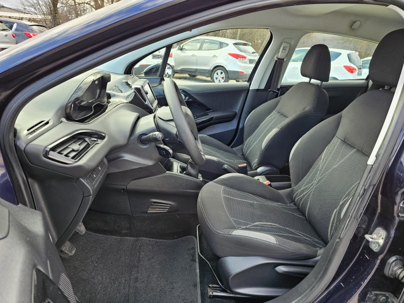 Peugeot 208 1.4 HDI, Нави, 2015г., снимка 8 - Автомобили и джипове - 49192544