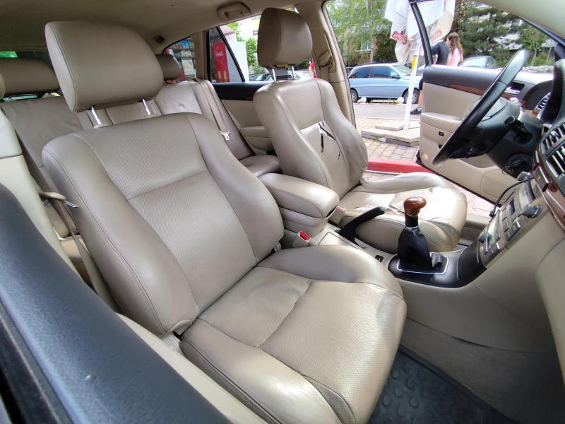 Toyota Avensis D4D, снимка 8 - Автомобили и джипове - 52627241