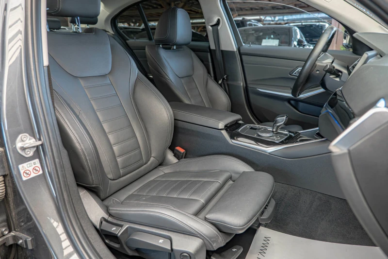 BMW 330 Sport/xDrive/Ambient/Камера/FullLed/Подгрев, снимка 10 - Автомобили и джипове - 50641390