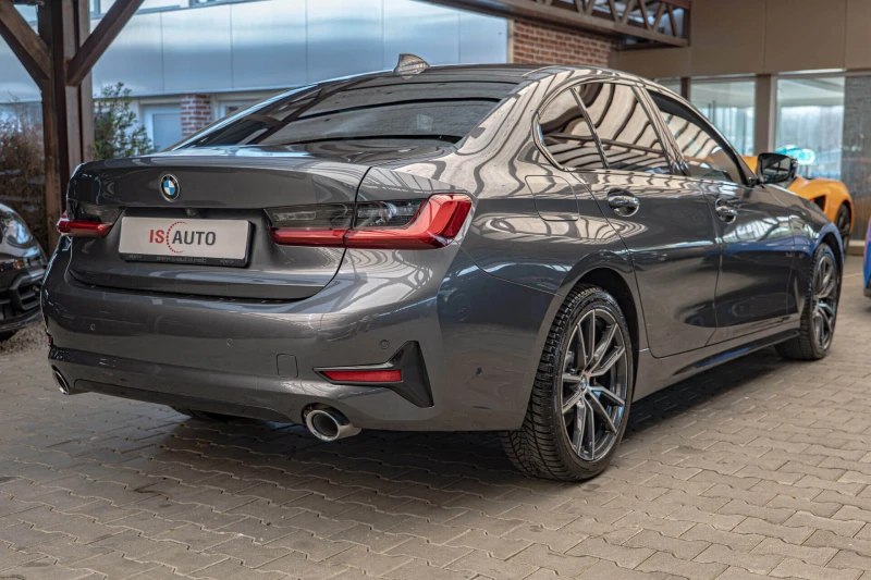 BMW 330 Sport/xDrive/Ambient/Камера/FullLed/Подгрев, снимка 6 - Автомобили и джипове - 50641390