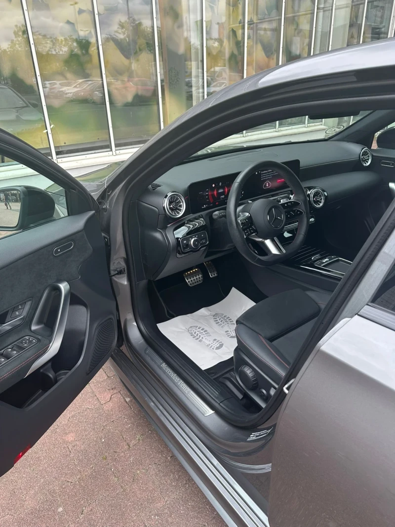 Mercedes-Benz A 200 AMG Line* LED, снимка 9 - Автомобили и джипове - 51564984