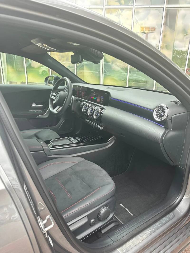 Mercedes-Benz A 200 AMG Line* LED, снимка 6 - Автомобили и джипове - 51564984