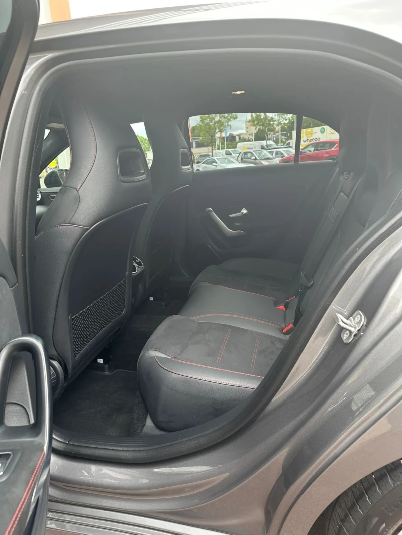Mercedes-Benz A 200 AMG Line* LED, снимка 10 - Автомобили и джипове - 51564984