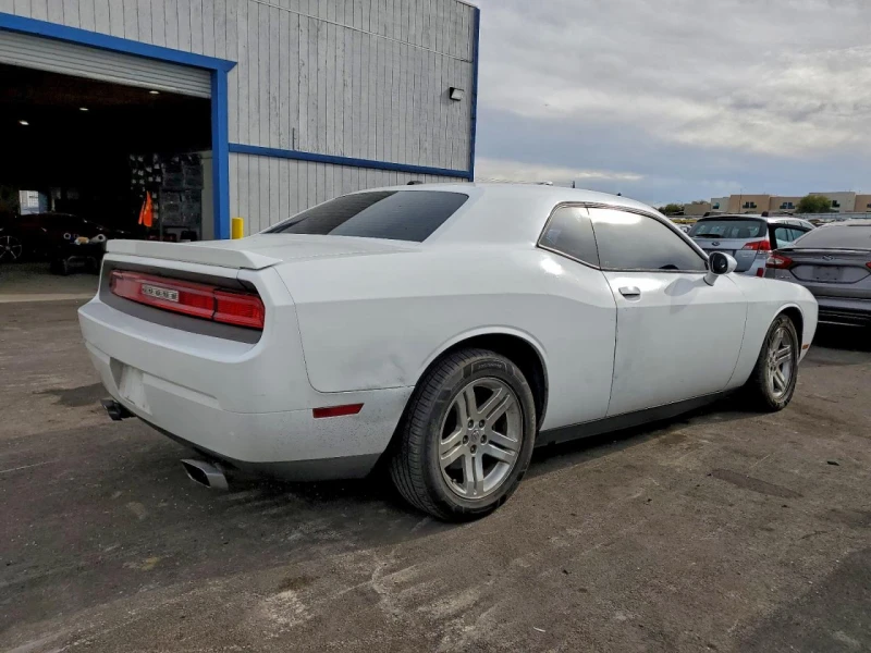 Dodge Challenger R/T* 5.7L HEMI V8* , снимка 4 - Автомобили и джипове - 52710726