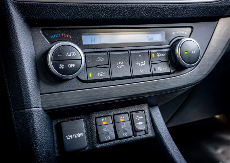 Toyota Auris 2.0 D-4D С ГАРАНЦИЯ! ТОП!, снимка 10 - Автомобили и джипове - 52823642