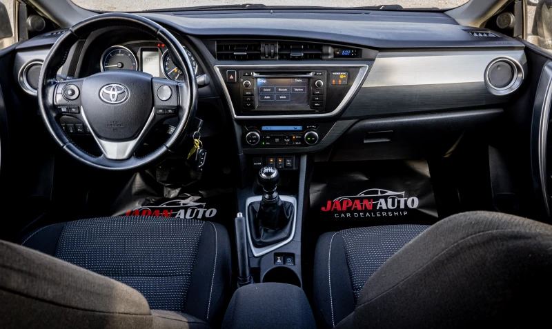 Toyota Auris 2.0 D-4D С ГАРАНЦИЯ! ТОП!, снимка 8 - Автомобили и джипове - 52823642