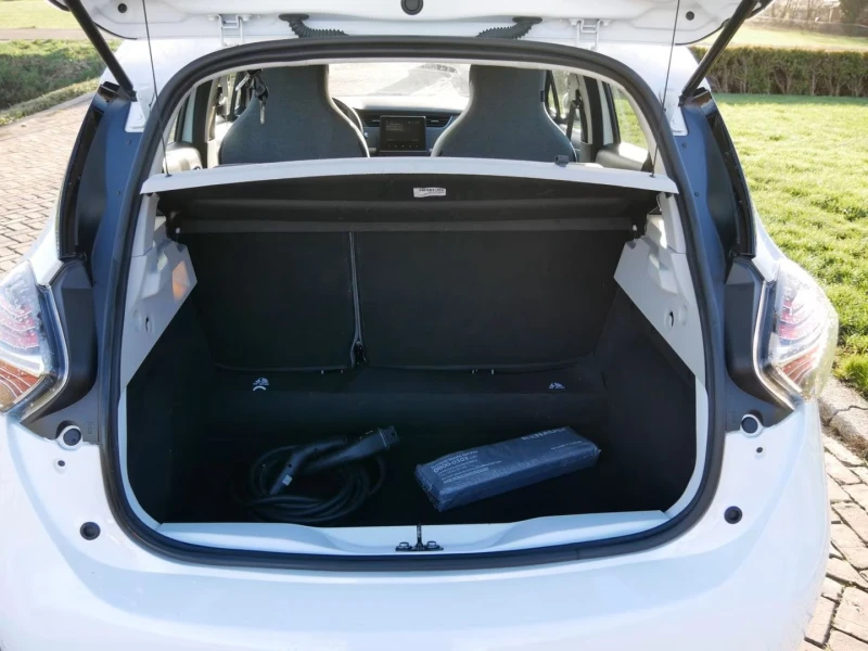 Renault Zoe 52kWh_R135_CCS_Камера_Пред/Зад.пактр_SoH96%_Серт., снимка 6 - Автомобили и джипове - 53273541