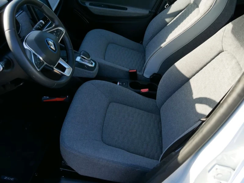Renault Zoe 52kWh_R135_CCS_Камера_Пред/Зад.пактр_SoH96%_Серт., снимка 5 - Автомобили и джипове - 53273541