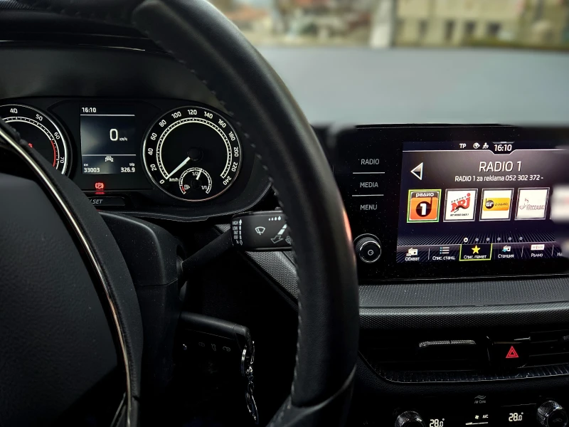 Skoda Fabia 1.0, снимка 2 - Автомобили и джипове - 53304033