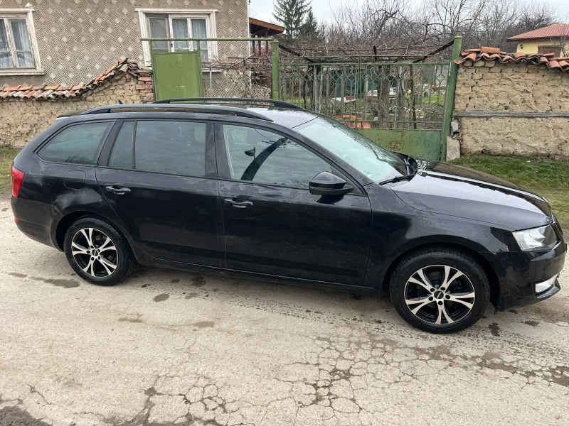Skoda Octavia 1.6 TDI Ambition 105кс комби EURO 5, снимка 2 - Автомобили и джипове - 53496576