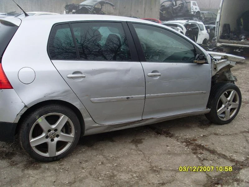 VW Golf 1.6 i,2.0 tdi, снимка 15 - Автомобили и джипове - 9213980