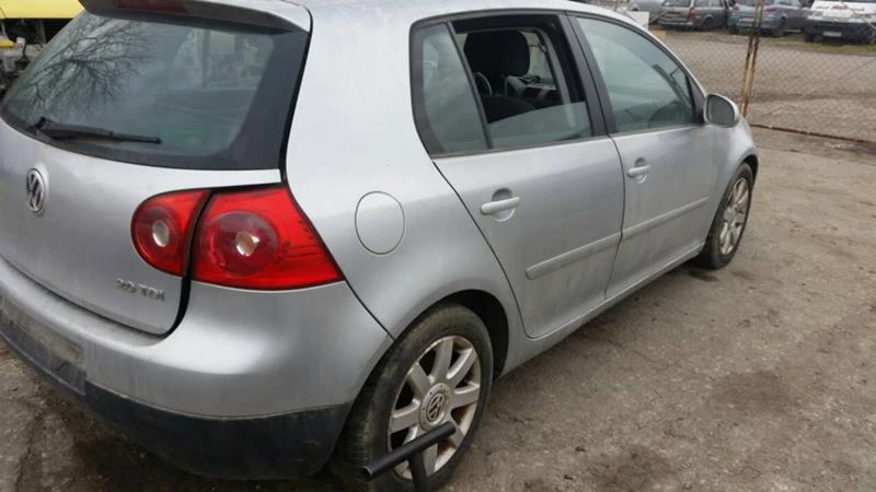 VW Golf 1.6 i,2.0 tdi, снимка 12 - Автомобили и джипове - 9213980