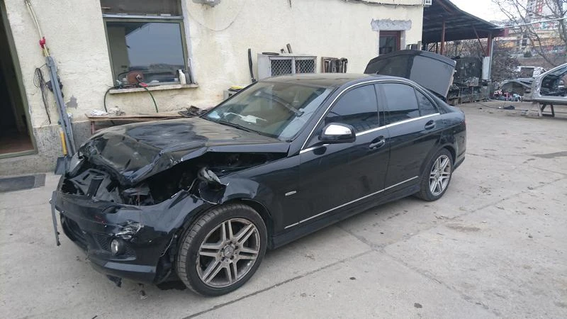 Mercedes-Benz C 320 C 32 AMG, снимка 5 - Автомобили и джипове - 13607896