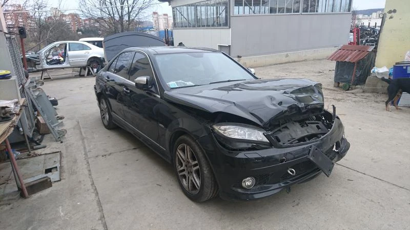 Mercedes-Benz C 320 C 32 AMG, снимка 6 - Автомобили и джипове - 13607896