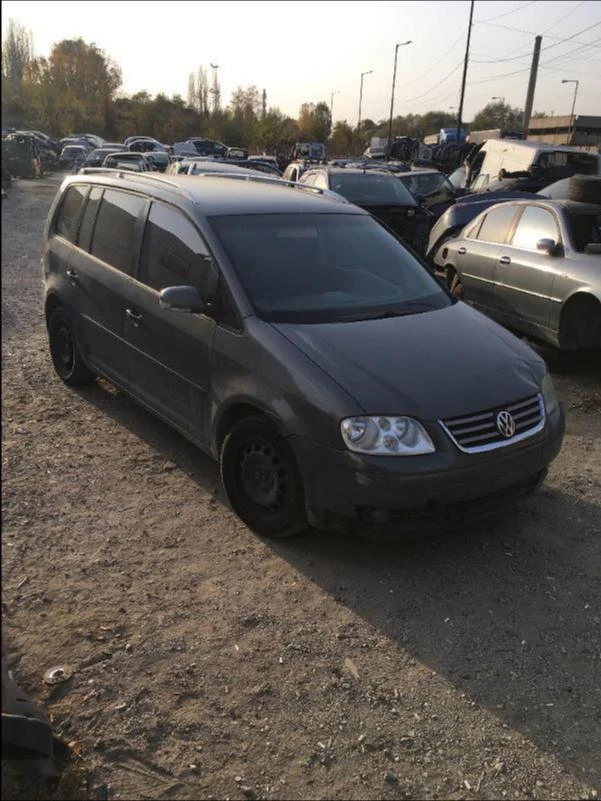 VW Touran 2.0tdi На части, снимка 1 - Автомобили и джипове - 14493535