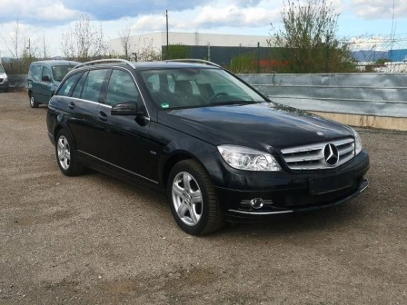 Mercedes-Benz C 180 i Kompressor AVANTGARDE, снимка 3 - Автомобили и джипове - 54931657