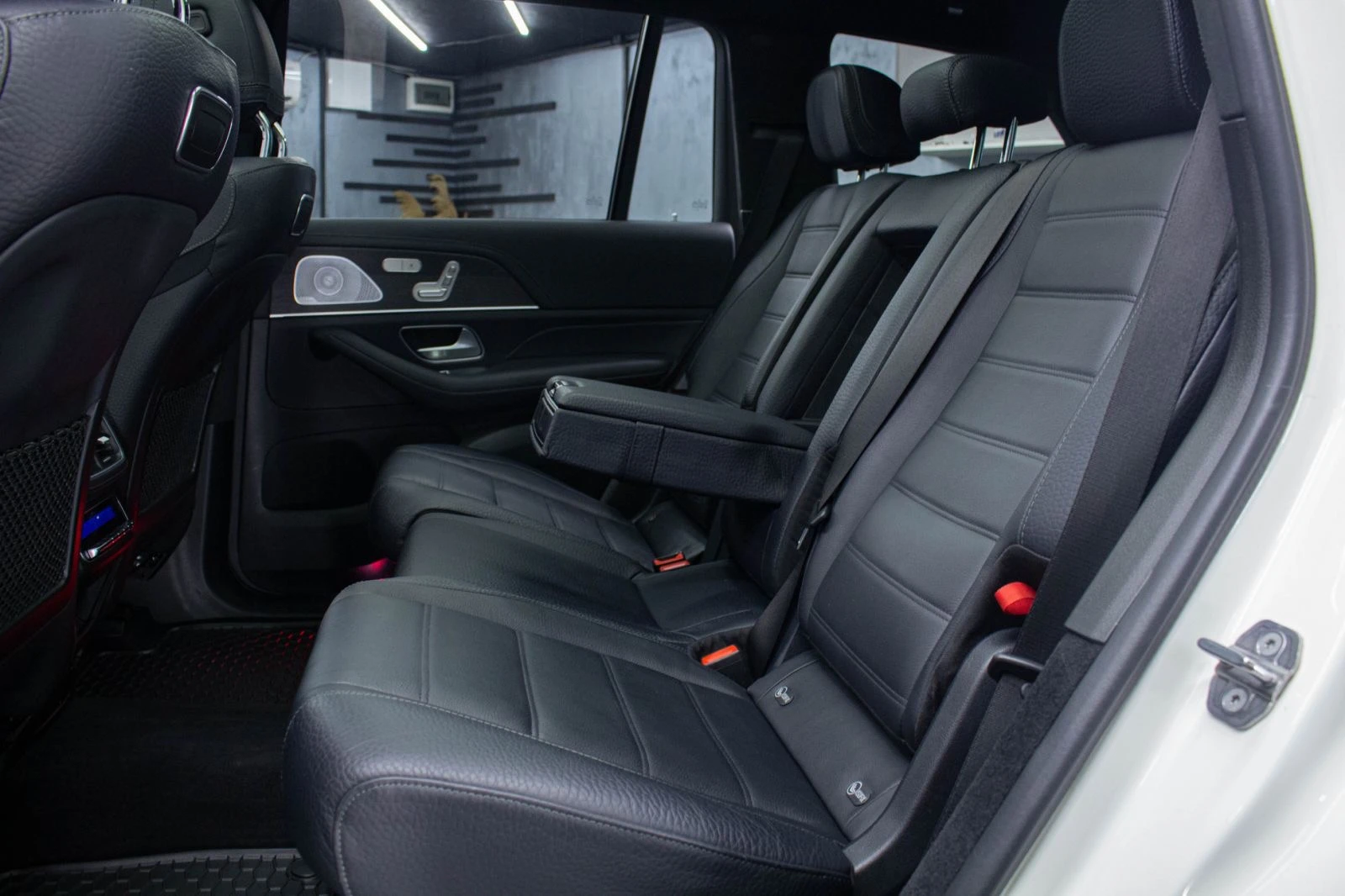 Mercedes-Benz GLS 450 AMG Night Package EQ Boost Hybrid | Mobile.bg   11