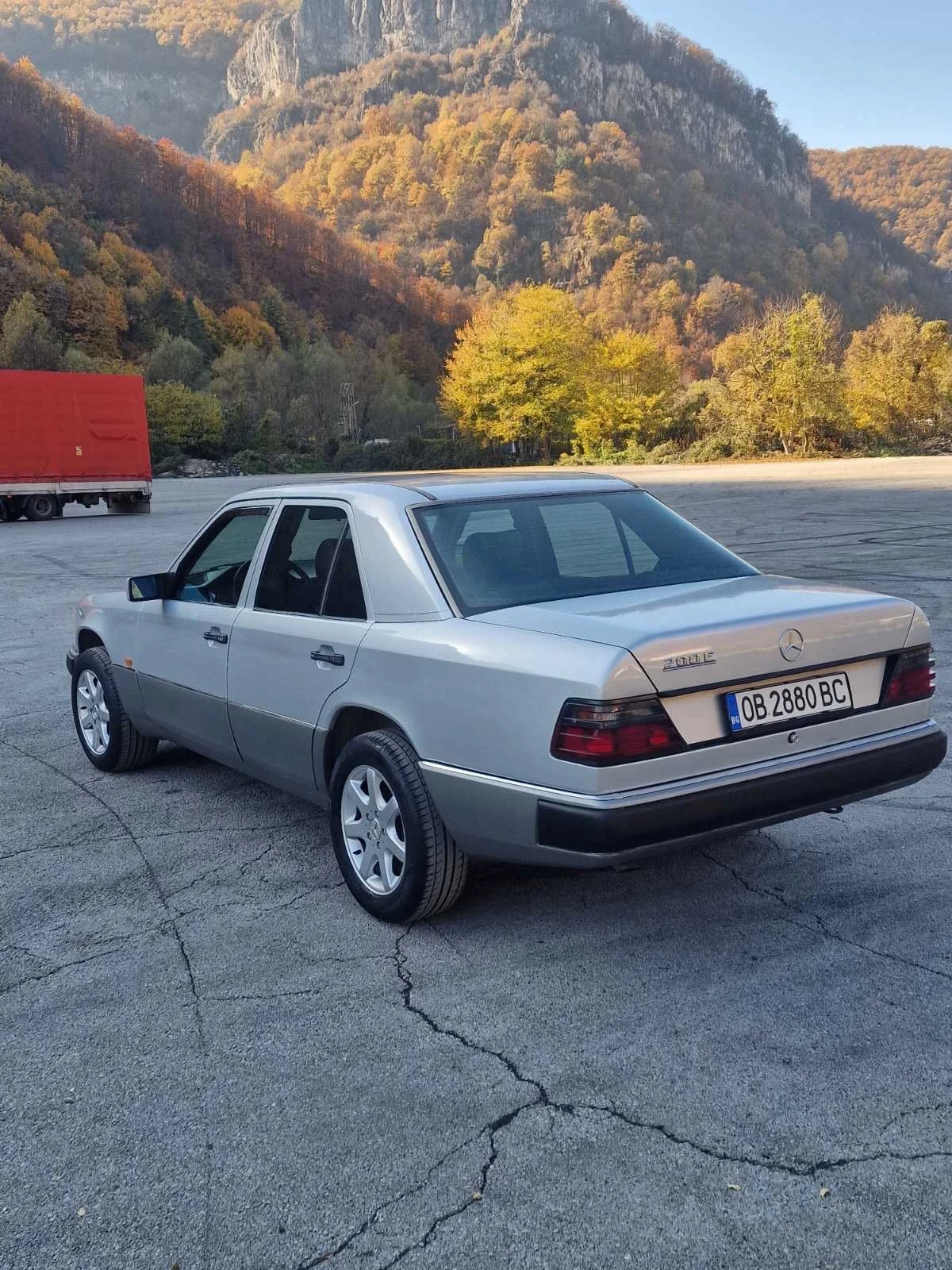 Mercedes-Benz 124 200Е - изображение 6