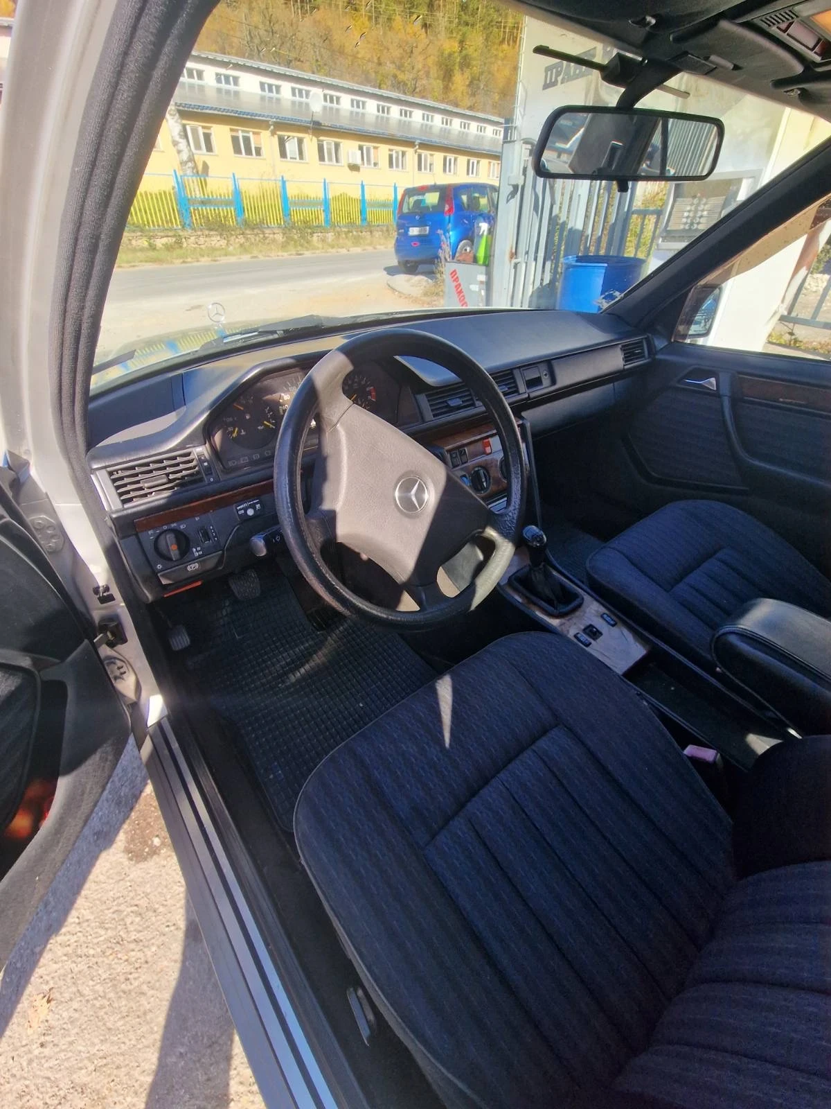 Mercedes-Benz 124 200Е - изображение 10