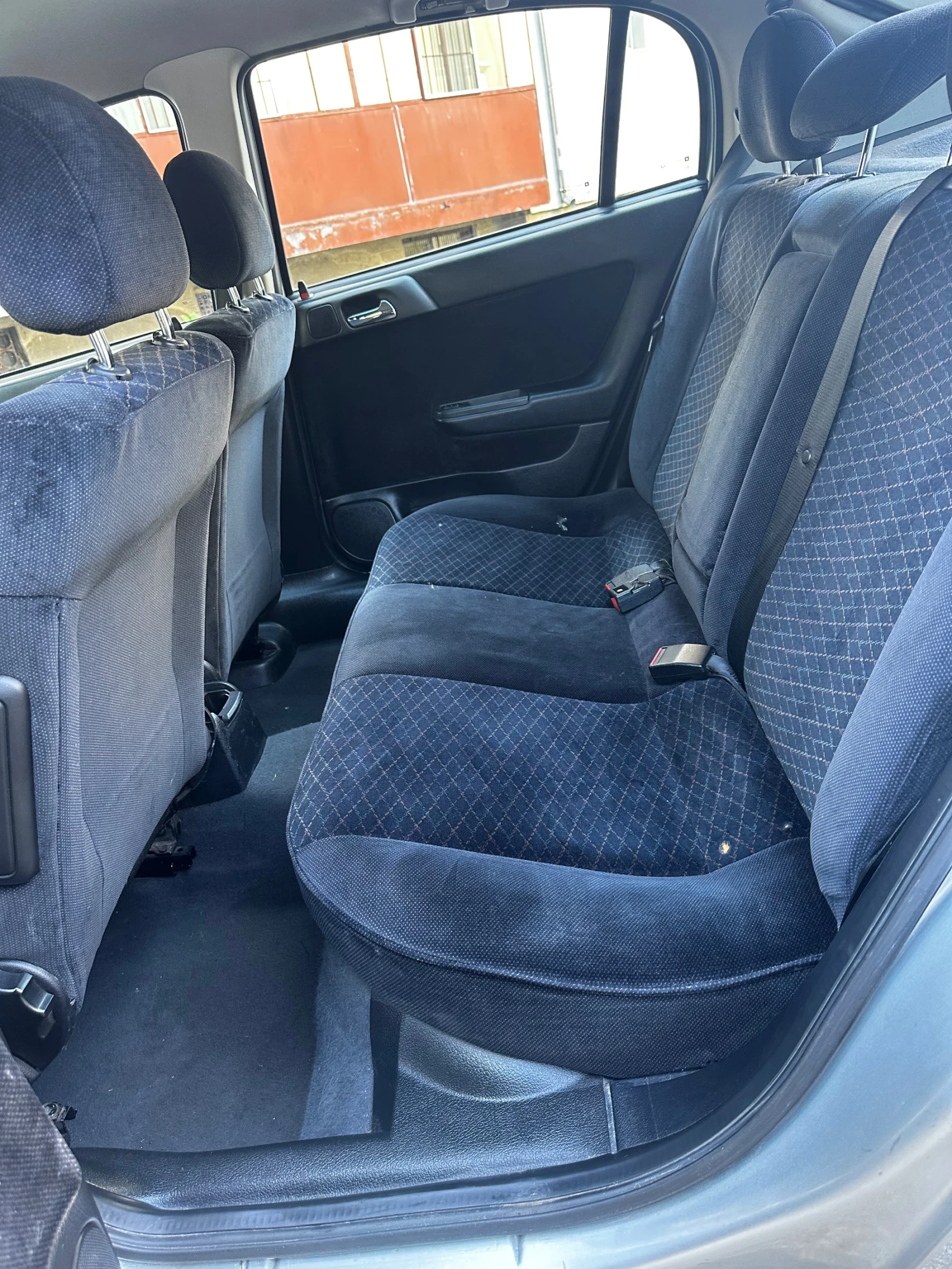 Opel Astra 2.0DTI 16V 101hp - изображение 8