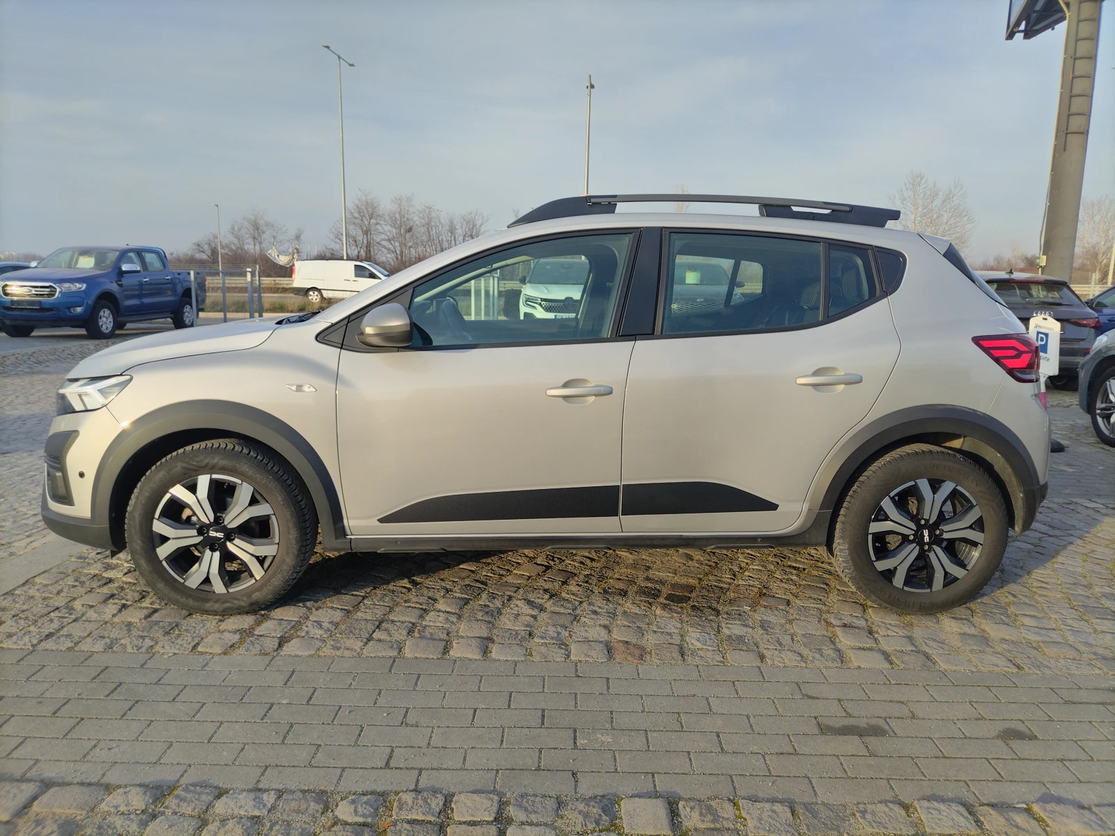 Dacia Sandero Stepway/ Expression  TCe 90 CVT - изображение 4