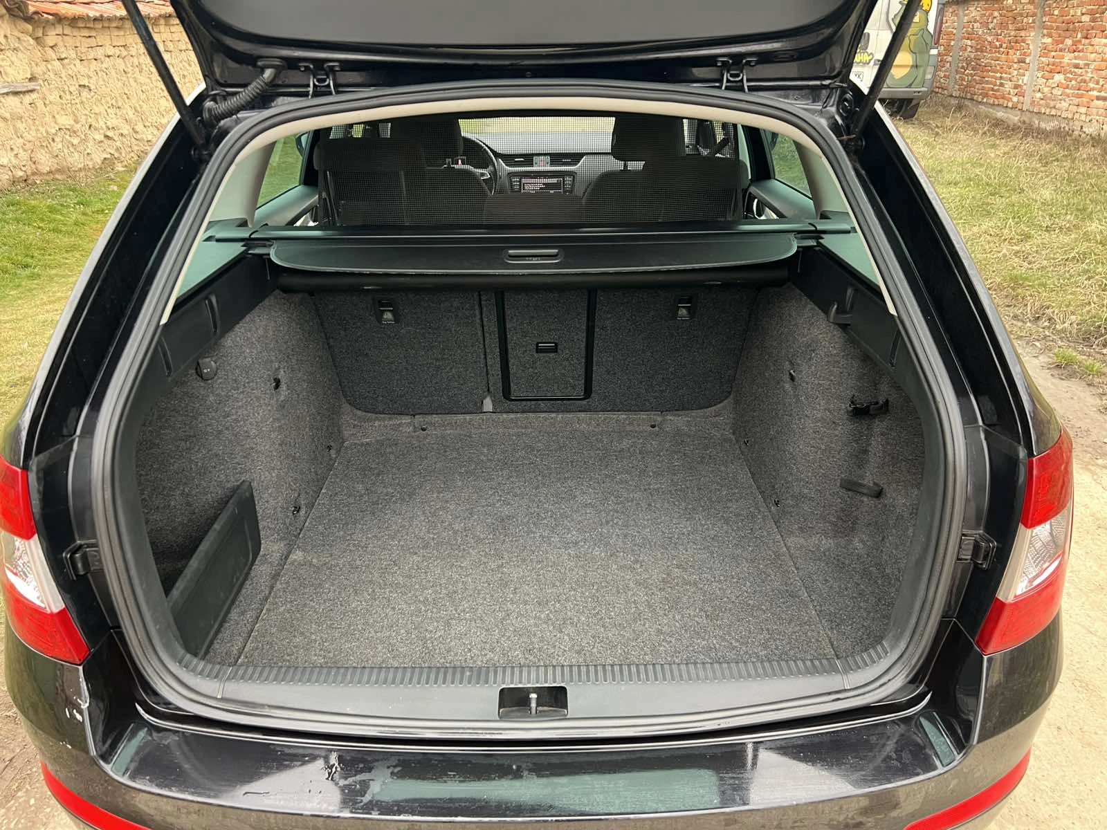 Skoda Octavia 1.6 TDI Ambition 105кс комби EURO 5 - изображение 5